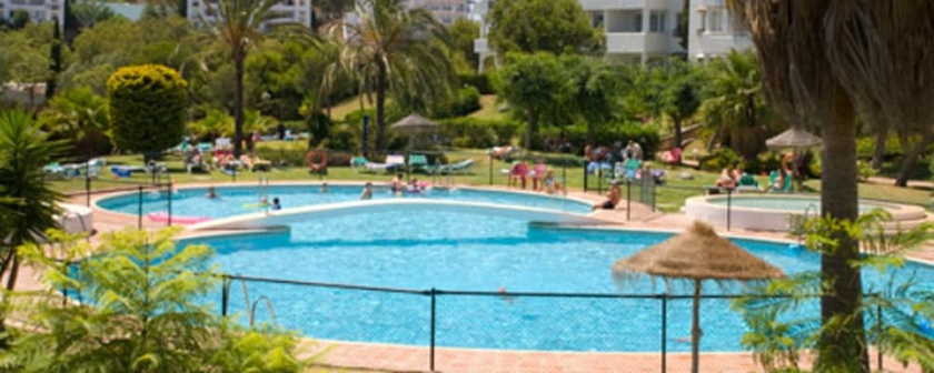 Imagen de la piscina del Hotel Miraflores Resort. Foto 18