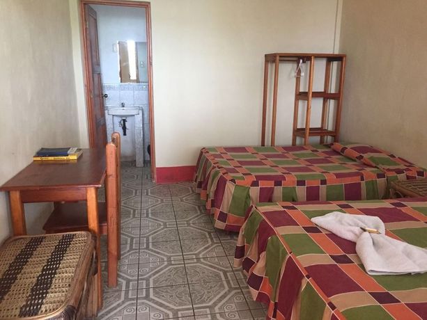 Imagen de la habitación del Hotel Miraflores, San Benito. Foto 3