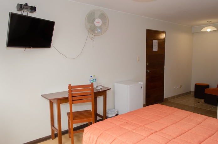 Imagen de la habitación del Hotel Miraflores Suites Centro. Foto 2