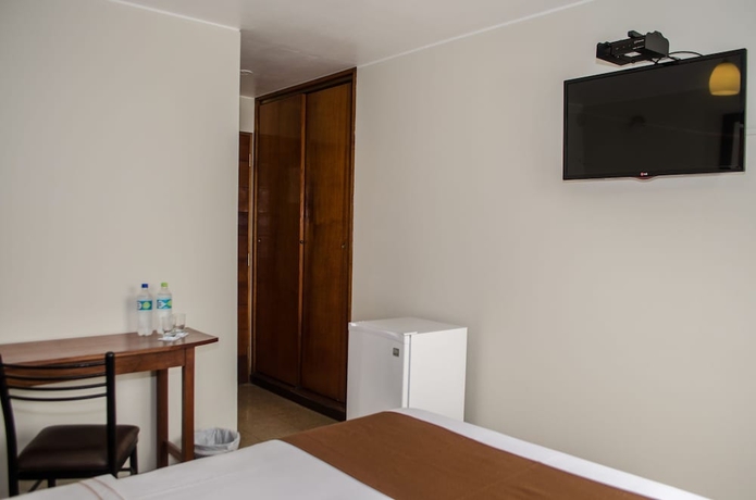 Imagen de la habitación del Hotel Miraflores Suites Centro. Foto 9