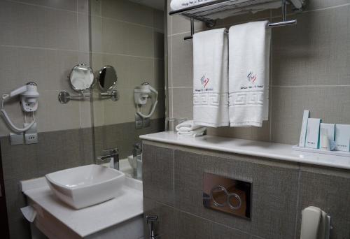 Imagen de la habitación del Hotel Mirage Bab Al Bahr Resort. Foto 3