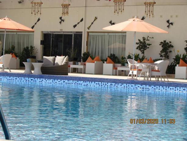 Imagen de la piscina del Hotel Mirage Bab Al Bahr Tower. Foto 9