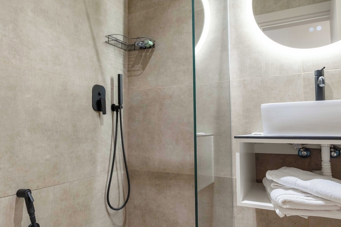 Imagen de la habitación del Hotel Mirage Bay Deluxe Saranda. Foto 11