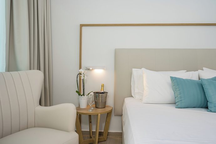 Imagen de la habitación del Hotel Mirage Bleu. Foto 10