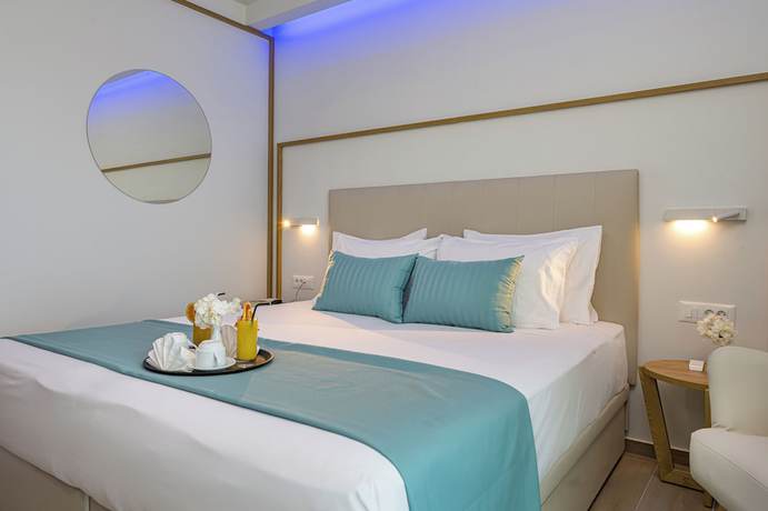 Imagen de la habitación del Hotel Mirage Bleu. Foto 15