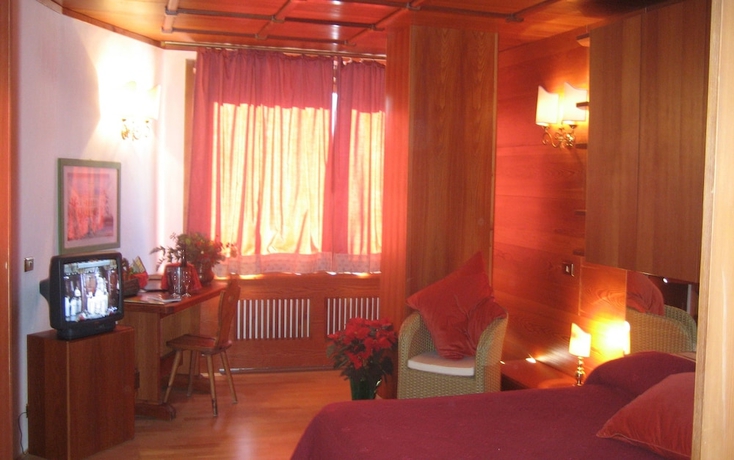 Imagen de la habitación del Hotel Mirage, Cortina d'Ampezzo . Foto 6