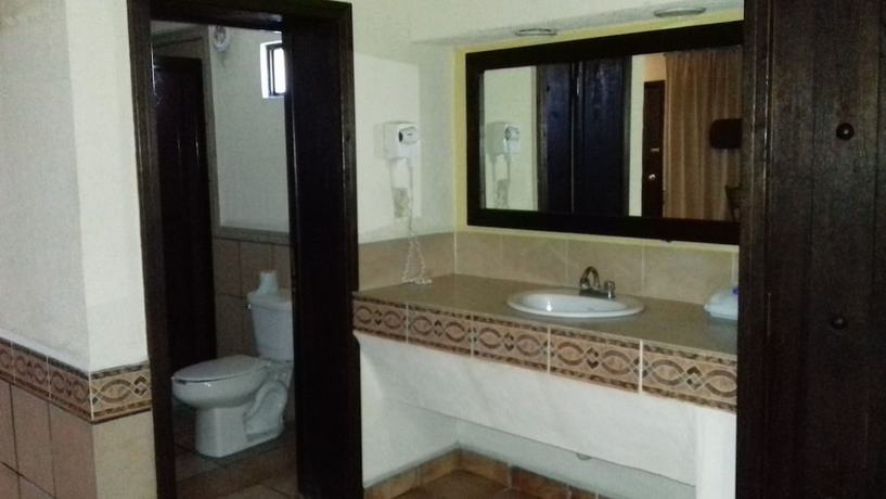 Imagen de la habitación del Hotel Mirage Express. Foto 7