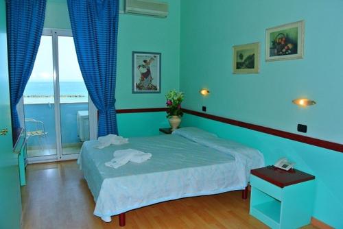 Imagen de la habitación del Hotel Mirage, Lido di Savio. Foto 7