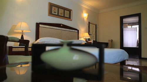Imagen general del Hotel Mirage Royale. Foto 15