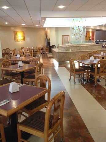 Imagen del bar/restaurante del Hotel Mirage, Santiago de Queretaro. Foto 4