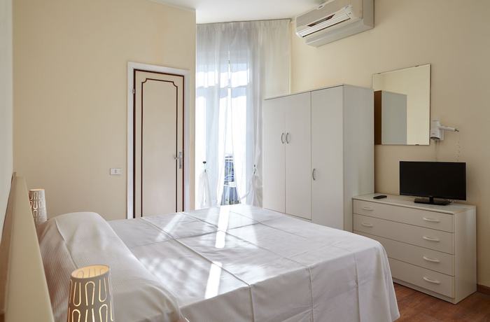 Imagen de la habitación del Hotel Mirage Versilia. Foto 12