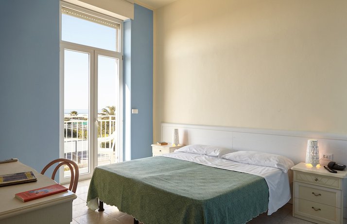 Imagen de la habitación del Hotel Mirage Versilia. Foto 16