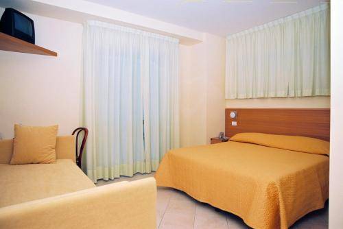 Imagen de la habitación del Hotel Mirage, Viareggio. Foto 4