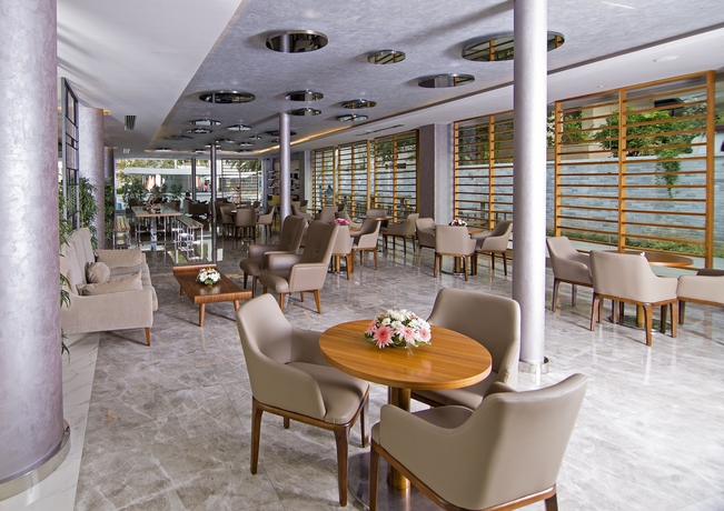 Imagen de los interiores del Hotel Mirage World. Foto 10