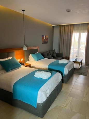 Imagen de la habitación del Hotel Miral, Ataqah. Foto 6