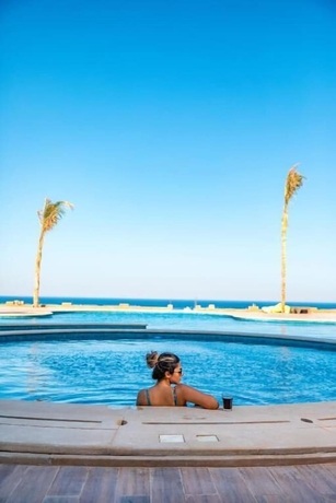Imagen de la piscina del Hotel Miral, Ataqah. Foto 18