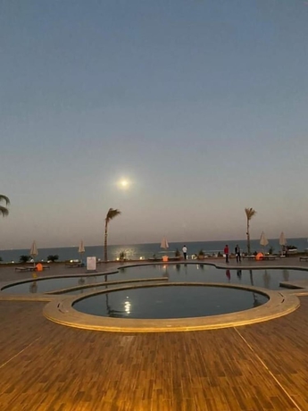 Imagen de la piscina del Hotel Miral, Ataqah. Foto 19