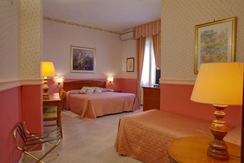 Imagen de la habitación del Hotel Miralago, Ariccia. Foto 4