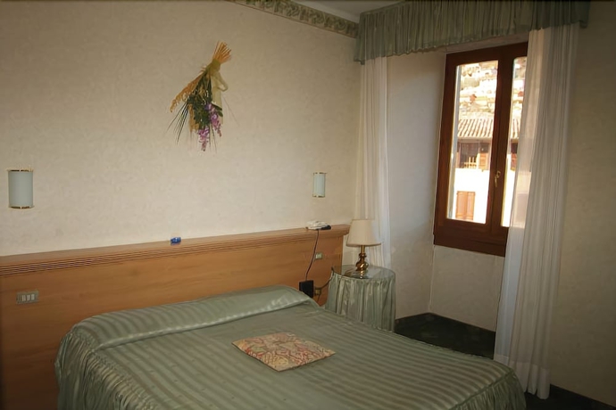 Imagen de la habitación del Hotel Miralago, Tremosine sul Garda. Foto 5