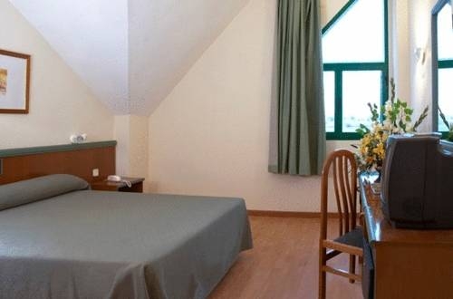 Imagen de la habitación del Hotel Miralcampo. Foto 5