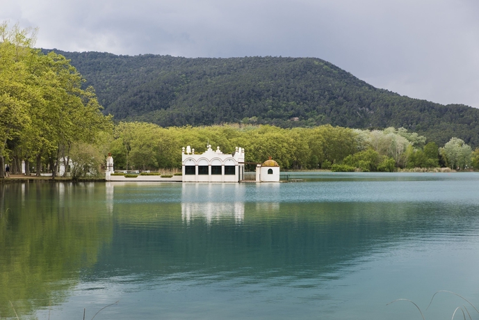 Imagen de los exteriores del Hotel Mirallac. Foto 10