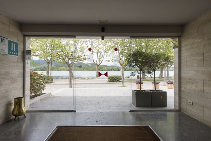 Imagen de los interiores del Hotel Mirallac. Foto 12