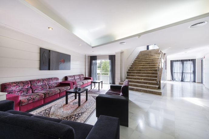 Imagen de los interiores del Hotel Mirallac. Foto 13