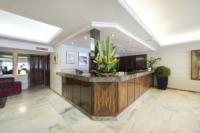 Imagen de los interiores del Hotel Mirallac. Foto 16