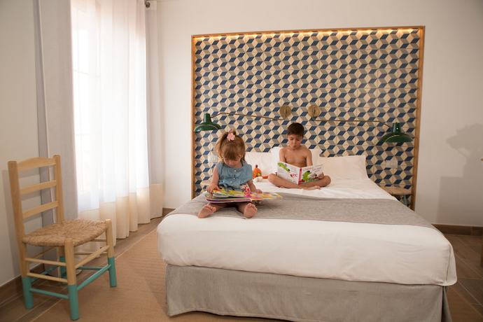 Imagen de la habitación del Hotel Miralles. Foto 12