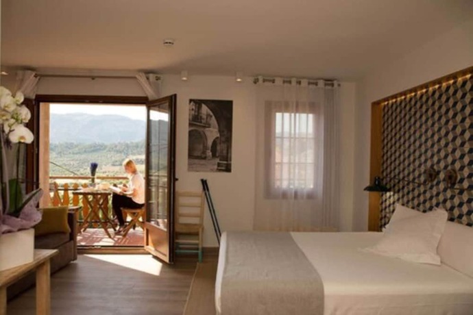 Imagen de la habitación del Hotel Miralles. Foto 13