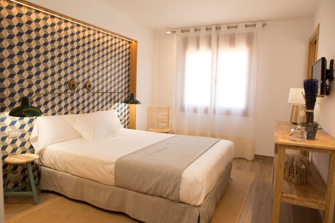 Imagen de la habitación del Hotel Miralles. Foto 14