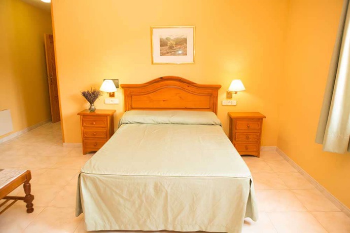 Imagen de la habitación del Hotel Miralles. Foto 15