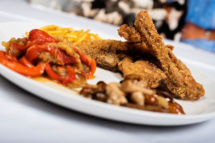 Imagen del bar/restaurante del Hotel Miralles. Foto 8