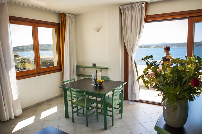 Imagen de la habitación del Hotel Miralonga. Foto 7