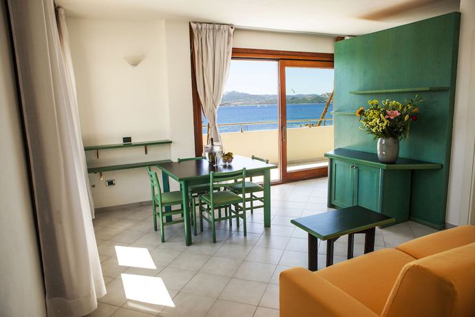 Imagen de la habitación del Hotel Miralonga. Foto 9