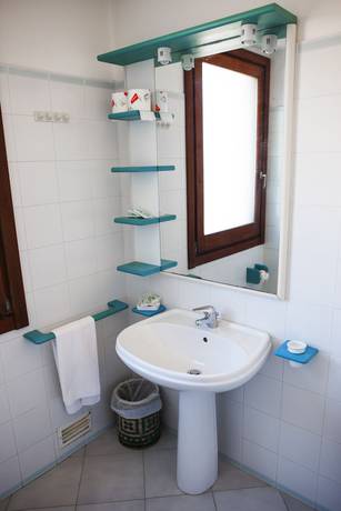 Imagen de la habitación del Hotel Miralonga. Foto 12