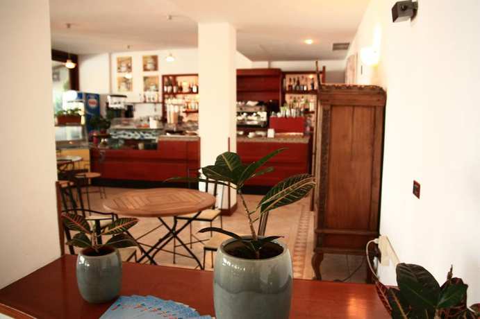 Imagen de los interiores del Hotel Miralonga. Foto 17