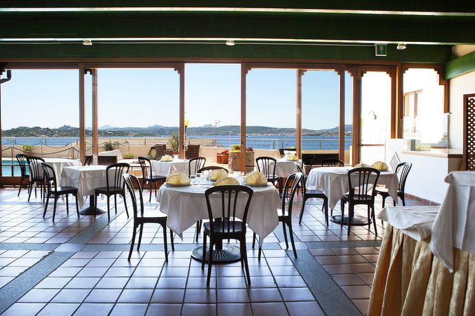 Imagen del bar/restaurante del Hotel Miralonga. Foto 4
