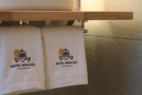Imagen de la habitación del Hotel Miralrio Cacabelos. Foto 3