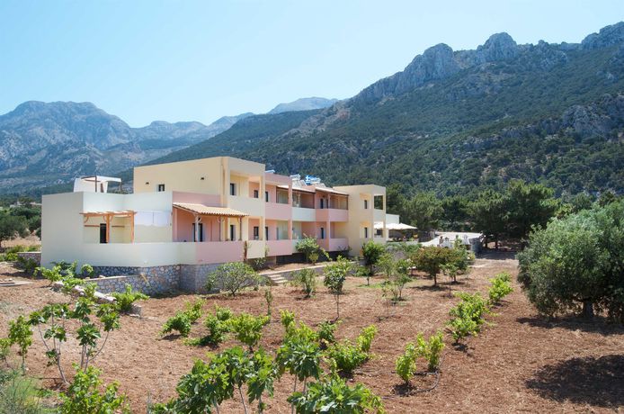 Imagen de los interiores del Hotel Miraluna. Foto 15