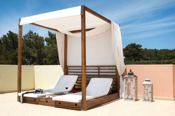 Imagen de los exteriores del Hotel Miraluna. Foto 11