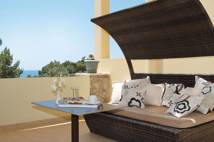 Imagen de los interiores del Hotel Miraluna. Foto 16