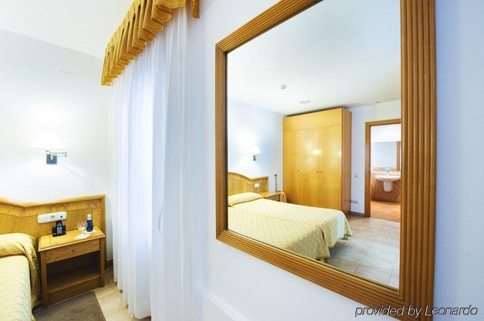 Imagen general del Hotel Miramar, Badalona. Foto 15