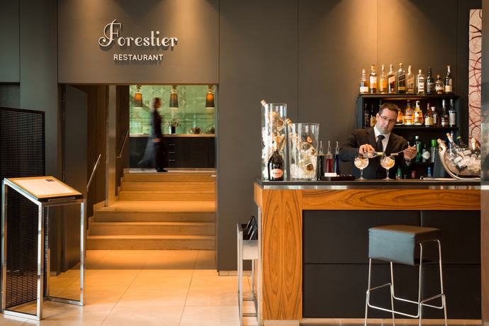 Imagen del bar/restaurante del Hotel Miramar Barcelona. Foto 2