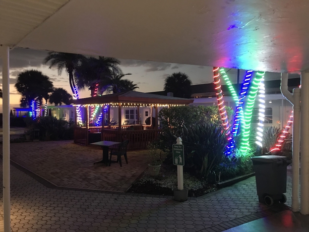 Imagen de los exteriores del Hotel Miramar Beach Resort. Foto 16