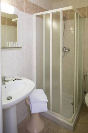 Imagen de la habitación del Hotel Miramar, Eze. Foto 8