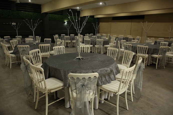 Imagen de los exteriores del Hotel Miramar Inn. Foto 10