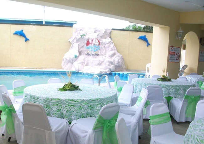 Imagen de los exteriores del Hotel Miramar Inn. Foto 11