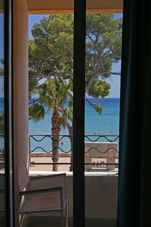 Imagen de la habitación del Hotel Miramar, La Ciotat. Foto 9