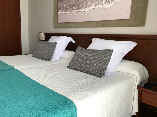 Imagen de la habitación del Hotel Miramar, Lloret de Mar. Foto 9